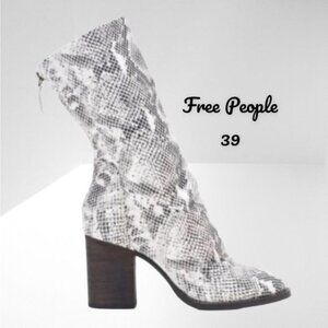 Free People Elle Boot Block Heel Snakeskin Boot White Grey 39 9